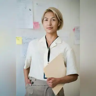 陈英